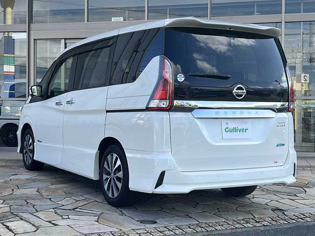 日産 セレナ ハイウェイスター 静岡県 2016(平28)年 7万km ブリリアントホワイトパール 純正SDナビ/・CD/・DVD/・フルセグＴＶ/・Bluetooth/・USB/・AM/・FM/主要装備/・後席モニター/・両側パワスラ/・プロパイロット/・衝突軽減/・レーンキープ/・追従クルコン/・コーナーセンサー前後/・全方位カメラ/・ETC/・パーキングアシスト/・デジタルインナーミラー/・電動パーキングブレーキ/・オートホールド/・LEDヘッドライト/・フォグランプ/・純正マット/・純正アルミホイール