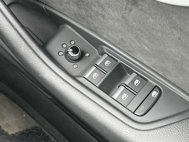 アウディ Ａ５ SB 40TFSIスポーツ 広島県 2019(令1)年 1.9万km 白 禁煙車/Sラインスポーツパッケージ/純正ナビ（Bluetooth/SD/CD/DVD/AUX/CarPlay/フルセグTV)/アランドビューカメラ/前方ドライブレコーダー/ビルドインETC/パワーシート/メモリーシート/シートヒーター/ハーフレザーシート/アダプティブクルーズコントロール/ブラインドスポットモニター/レーンキープアシスト/横滑り防止装置/LEDヘッドライト/純正18インチアルミホイール/純正フロアマット/パーキングアシスト/保証書/取扱説明書