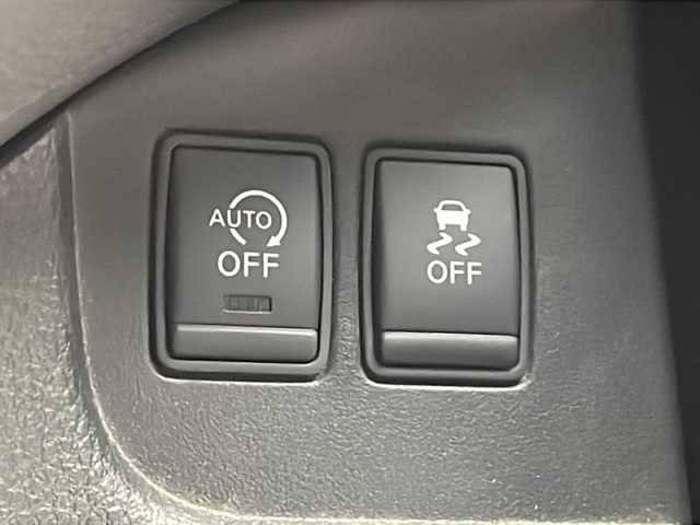 日産 セレナ ハイウェイスター Sハイブリッド 大阪府 2014(平26)年 8.2万km ダイヤモンドブラック フリップダウンモニター/社外メモリナビ/　　CD/DVD/SD/フルセグTV/両側パワースライドドア/クルーズコントロール/HIDオートライト/フォグランプ/純正15インチアルミホイール/レーンキープアシスト/アイドリングストップ/スマートキー/ETC