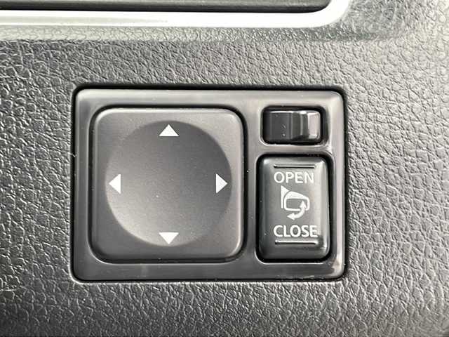 日産 セレナ ハイウェイスター Sハイブリッド 大阪府 2014(平26)年 8.2万km ダイヤモンドブラック フリップダウンモニター/社外メモリナビ/　　CD/DVD/SD/フルセグTV/両側パワースライドドア/クルーズコントロール/HIDオートライト/フォグランプ/純正15インチアルミホイール/レーンキープアシスト/アイドリングストップ/スマートキー/ETC