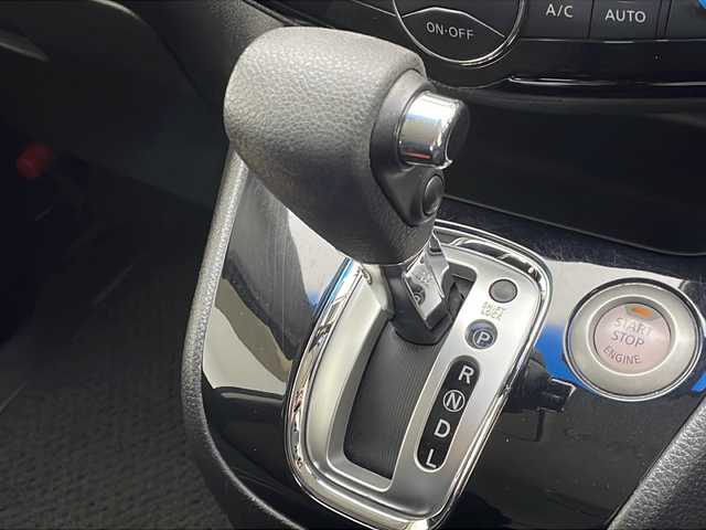 日産 セレナ ハイウェイスター Sハイブリッド 大阪府 2014(平26)年 8.2万km ダイヤモンドブラック フリップダウンモニター/社外メモリナビ/　　CD/DVD/SD/フルセグTV/両側パワースライドドア/クルーズコントロール/HIDオートライト/フォグランプ/純正15インチアルミホイール/レーンキープアシスト/アイドリングストップ/スマートキー/ETC