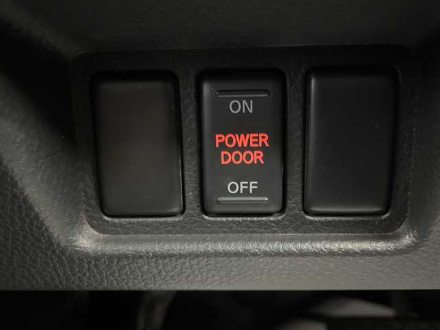 日産 セレナ ハイウェイスター Sハイブリッド 大阪府 2014(平26)年 8.2万km ダイヤモンドブラック フリップダウンモニター/社外メモリナビ/　　CD/DVD/SD/フルセグTV/両側パワースライドドア/クルーズコントロール/HIDオートライト/フォグランプ/純正15インチアルミホイール/レーンキープアシスト/アイドリングストップ/スマートキー/ETC