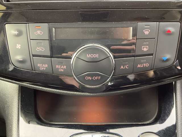 日産 セレナ ハイウェイスター Sハイブリッド 大阪府 2014(平26)年 8.2万km ダイヤモンドブラック フリップダウンモニター/社外メモリナビ/　　CD/DVD/SD/フルセグTV/両側パワースライドドア/クルーズコントロール/HIDオートライト/フォグランプ/純正15インチアルミホイール/レーンキープアシスト/アイドリングストップ/スマートキー/ETC