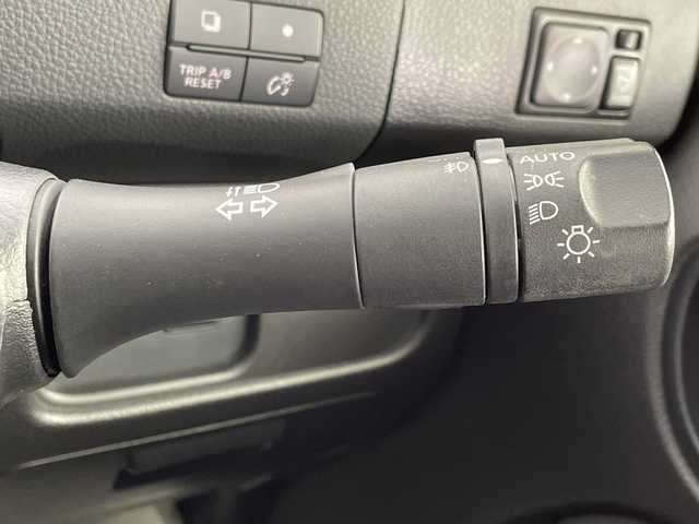 日産 セレナ ハイウェイスター Sハイブリッド 大阪府 2014(平26)年 8.2万km ダイヤモンドブラック フリップダウンモニター/社外メモリナビ/　　CD/DVD/SD/フルセグTV/両側パワースライドドア/クルーズコントロール/HIDオートライト/フォグランプ/純正15インチアルミホイール/レーンキープアシスト/アイドリングストップ/スマートキー/ETC