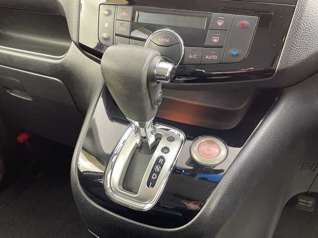 日産 セレナ ハイウェイスター Sハイブリッド 大阪府 2014(平26)年 8.2万km ダイヤモンドブラック フリップダウンモニター/社外メモリナビ/　　CD/DVD/SD/フルセグTV/両側パワースライドドア/クルーズコントロール/HIDオートライト/フォグランプ/純正15インチアルミホイール/レーンキープアシスト/アイドリングストップ/スマートキー/ETC