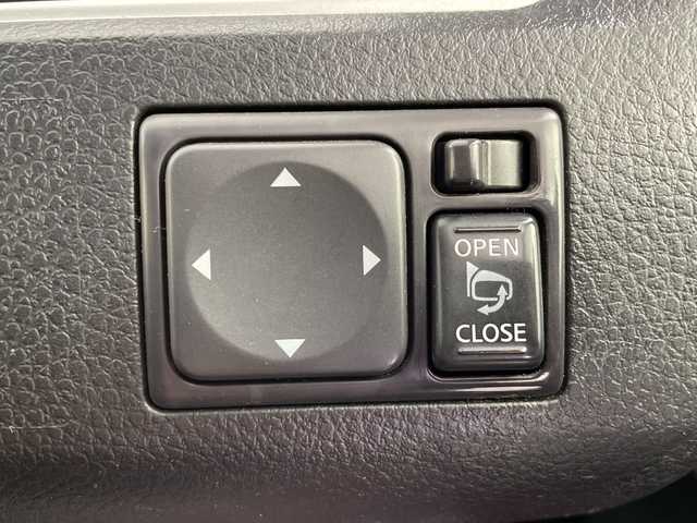 日産 セレナ ハイウェイスター Sハイブリッド 大阪府 2014(平26)年 8.2万km ダイヤモンドブラック フリップダウンモニター/社外メモリナビ/　　CD/DVD/SD/フルセグTV/両側パワースライドドア/クルーズコントロール/HIDオートライト/フォグランプ/純正15インチアルミホイール/レーンキープアシスト/アイドリングストップ/スマートキー/ETC