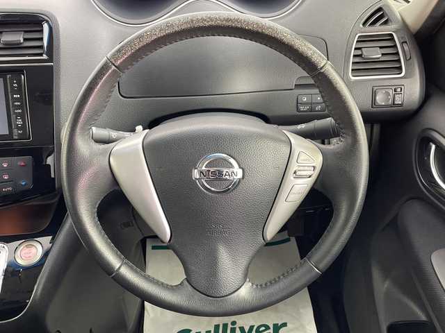 日産 セレナ ハイウェイスター Sハイブリッド 大阪府 2014(平26)年 8.2万km ダイヤモンドブラック フリップダウンモニター/社外メモリナビ/　　CD/DVD/SD/フルセグTV/両側パワースライドドア/クルーズコントロール/HIDオートライト/フォグランプ/純正15インチアルミホイール/レーンキープアシスト/アイドリングストップ/スマートキー/ETC