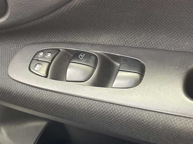 日産 セレナ ハイウェイスター Sハイブリッド 大阪府 2014(平26)年 8.2万km ダイヤモンドブラック フリップダウンモニター/社外メモリナビ/　　CD/DVD/SD/フルセグTV/両側パワースライドドア/クルーズコントロール/HIDオートライト/フォグランプ/純正15インチアルミホイール/レーンキープアシスト/アイドリングストップ/スマートキー/ETC