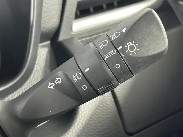 トヨタ ルーミー カスタムG－T 佐賀県 2022(令4)年 1.7万km ブラックマイカメタリック/ファイアークォーツレッドメタリック ワンオーナー/IIトーンカラー/コンフォートパッケージ/9インチディスプレイオーディオ/BT/USB/AM/FM/apple car play/android auto/全方位カメラ/バックカメラ/両側パワースライドドア/スマートアシストIII/コーナーセンサー/レーダークルーズコントロール/ステアリングリモコン/ETC2.0