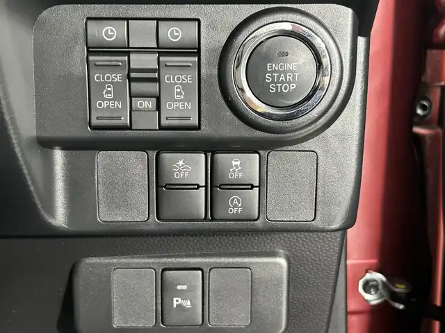 トヨタ ルーミー カスタムG－T 佐賀県 2022(令4)年 1.7万km ブラックマイカメタリック/ファイアークォーツレッドメタリック ワンオーナー/IIトーンカラー/コンフォートパッケージ/9インチディスプレイオーディオ/BT/USB/AM/FM/apple car play/android auto/全方位カメラ/バックカメラ/両側パワースライドドア/スマートアシストIII/コーナーセンサー/レーダークルーズコントロール/ステアリングリモコン/ETC2.0