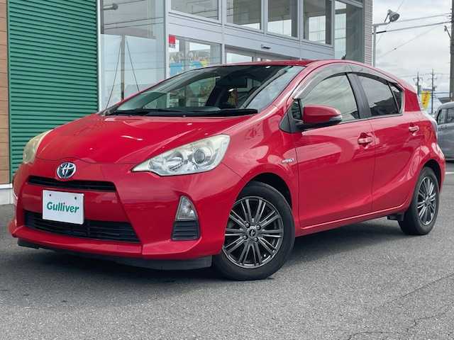 トヨタ アクア G 静岡県 2013(平25)年 10.4万km スーパーレッドⅤ ECOモード/EVモード/シートヒーター/ETC/Bluetooth/フルセグTV/社外アルミホイール/純正ナビ/純正フロアマット/ハイブリッド/プッシュスタート