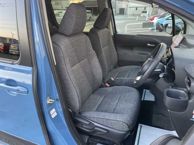 トヨタ シエンタ ハイブリッド Z 山形県 2022(令4)年 9.6万km グレイッシュブルー 4WD/Toyota Safety Sense/・プリクラッシュセーフティ/・レーントレーシングアシスト/・レーダークルーズコントロール/・ロードサインアシスト/・発進遅れ告知機能/・プロアクティブドライビングアシスト/・オートマチックハイビーム/ブラインドスポットモニター/純正10.5インチディスプレイオーディオ/BT.USB.MiraCast/全周囲カメラ/フルセグ/両側パワースライドドア/シートヒーター/ステアリングヒーター/ETC2.0/前後ドライブレコーダー/LEDヘッドライト/AC100V(1500W)/タイプC急速充電ポート/プッシュスタート/スマートキーｘ２