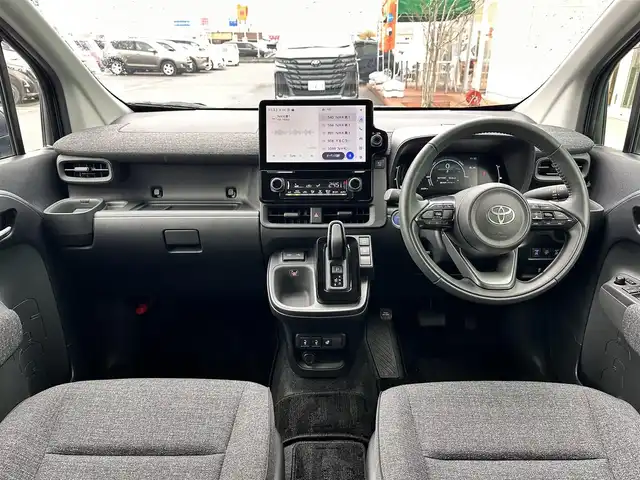 トヨタ シエンタ ハイブリッド Z 宮城県 2024(令6)年 0.7万km グレイッシュブルー コンフォートパッケージ/・IRカット機能付ガラス/・ステアリングヒーター/・シートヒーター（運転席/助手席）/DVD/CD/＝＝＝/セーフティセンス/・プリクラッシュセーフティ/・レーントレーシングアシスト/・レーンディパーチャーアラート/・レーダークルーズコントロール/・アダプティブハイビーム獅子打てむ/・ロードサインアシスト/・ドライバー異常時対応システム/・プロアクティブドライビングアシスト/・発進遅れ告知機能/パーキングサポートブレーキ（前後方静止物/後方接近車両）/BSM/ディスプレイオーディオプラス/・コネクティッドナビ対応10.5インチディスプレイ/・車載ナビ/・Bluetooth/・フルセグTV/・AppleCarPlay/AndroidAuto/ビルトインETC/ドライブレコーダー/ハンズフリーパワースライドドア（両側）/革巻きステアリング/ステアリングスイッチ/LEDヘッドランプ/オートライト/電動格納ミラー/フロアマット/ドアバイザー/W/サイド/カーテンエアバッグ