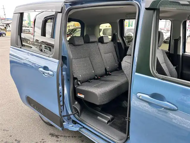 トヨタ シエンタ ハイブリッド Z 宮城県 2024(令6)年 0.7万km グレイッシュブルー コンフォートパッケージ/・IRカット機能付ガラス/・ステアリングヒーター/・シートヒーター（運転席/助手席）/DVD/CD/＝＝＝/セーフティセンス/・プリクラッシュセーフティ/・レーントレーシングアシスト/・レーンディパーチャーアラート/・レーダークルーズコントロール/・アダプティブハイビーム獅子打てむ/・ロードサインアシスト/・ドライバー異常時対応システム/・プロアクティブドライビングアシスト/・発進遅れ告知機能/パーキングサポートブレーキ（前後方静止物/後方接近車両）/BSM/ディスプレイオーディオプラス/・コネクティッドナビ対応10.5インチディスプレイ/・車載ナビ/・Bluetooth/・フルセグTV/・AppleCarPlay/AndroidAuto/ビルトインETC/ドライブレコーダー/ハンズフリーパワースライドドア（両側）/革巻きステアリング/ステアリングスイッチ/LEDヘッドランプ/オートライト/電動格納ミラー/フロアマット/ドアバイザー/W/サイド/カーテンエアバッグ