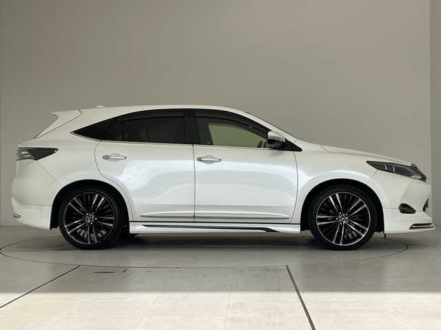 トヨタ ハリアー プレミアム 愛知県 2015(平27)年 5.8万km ホワイトパールクリスタルシャイン 純正9型ナビ/クルーズコントロール/バックカメラ/電動リアゲート/パワーシート/アルミホイール/LEDヘッドライト/オートマチックハイビーム/ドライブレコーダー/ETC/衝突軽減システム/フルセグ/CD DVD/Bluetooth/ステアリングスイッチ/スマートキー/プッシュスタート