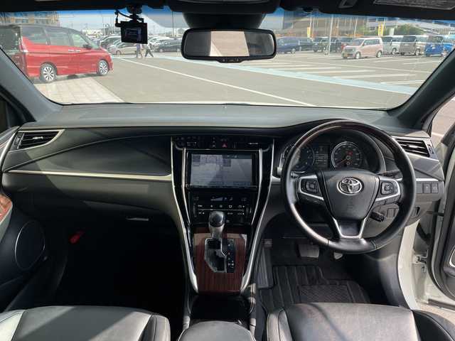 トヨタ ハリアー プレミアム 愛知県 2015(平27)年 5.8万km ホワイトパールクリスタルシャイン 純正9型ナビ/クルーズコントロール/バックカメラ/電動リアゲート/パワーシート/アルミホイール/LEDヘッドライト/オートマチックハイビーム/ドライブレコーダー/ETC/衝突軽減システム/フルセグ/CD DVD/Bluetooth/ステアリングスイッチ/スマートキー/プッシュスタート