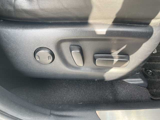 トヨタ ハリアー プレミアム 愛知県 2015(平27)年 5.8万km ホワイトパールクリスタルシャイン 純正9型ナビ/クルーズコントロール/バックカメラ/電動リアゲート/パワーシート/アルミホイール/LEDヘッドライト/オートマチックハイビーム/ドライブレコーダー/ETC/衝突軽減システム/フルセグ/CD DVD/Bluetooth/ステアリングスイッチ/スマートキー/プッシュスタート