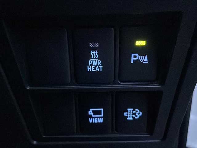 トヨタ ハイラックス Z GRスポーツ 岩手県 2024(令6)年 1.1万km プラチナホワイトパールマイカ ワンオーナー　寒冷地仕様　８型ナビ　全周囲Ｃ　ＧＲスポーツシート　パワーシート　ＥＴＣ２．０　パドルシフト　レーダークルーズ　ＧＲスポーツステアリング　コーナーセンサー　ＧＲ１８ＡＷ　トノカバー