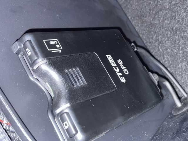 トヨタ ハイラックス Z GRスポーツ 岩手県 2024(令6)年 1.1万km プラチナホワイトパールマイカ ワンオーナー　寒冷地仕様　８型ナビ　全周囲Ｃ　ＧＲスポーツシート　パワーシート　ＥＴＣ２．０　パドルシフト　レーダークルーズ　ＧＲスポーツステアリング　コーナーセンサー　ＧＲ１８ＡＷ　トノカバー