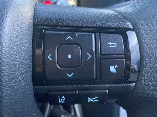 トヨタ ハイラックス Z GRスポーツ 岩手県 2024(令6)年 1.1万km プラチナホワイトパールマイカ ワンオーナー　寒冷地仕様　８型ナビ　全周囲Ｃ　ＧＲスポーツシート　パワーシート　ＥＴＣ２．０　パドルシフト　レーダークルーズ　ＧＲスポーツステアリング　コーナーセンサー　ＧＲ１８ＡＷ　トノカバー