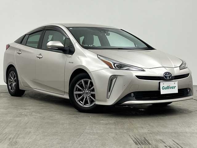 トヨタ プリウス A ツーリングセレクション 三重県 2019(令1)年 4.9万km スティールブロンドM /禁煙車//純正9インチナビ/・フルセグ・Bluetooth・SD・CD・DVD//バックカメラ//トヨタセーフティセンス//レーダークルーズコントロール//プリクラッシュセーフティ//オートマチックハイビーム//レーントレーシングアシスト//運転席パワーシート//前席シートヒーター//ブラインドスポットモニター//ヘッドアップディスプレイ//パーキングアシスト//前後ドライブレコーダー//革巻きステアリング//LEDヘッドライト//オートライト//ビルトインETC2.0//オートワイパー//スマートキー//プッシュスタート//ステアリングスイッチ
