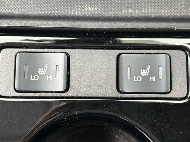 トヨタ プリウス A ツーリングセレクション 三重県 2019(令1)年 4.9万km スティールブロンドM /禁煙車//純正9インチナビ/・フルセグ・Bluetooth・SD・CD・DVD//バックカメラ//トヨタセーフティセンス//レーダークルーズコントロール//プリクラッシュセーフティ//オートマチックハイビーム//レーントレーシングアシスト//運転席パワーシート//前席シートヒーター//ブラインドスポットモニター//ヘッドアップディスプレイ//パーキングアシスト//前後ドライブレコーダー//革巻きステアリング//LEDヘッドライト//オートライト//ビルトインETC2.0//オートワイパー//スマートキー//プッシュスタート//ステアリングスイッチ