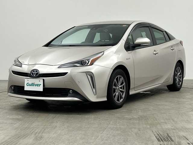 トヨタ プリウス A ツーリングセレクション 三重県 2019(令1)年 4.9万km スティールブロンドM /禁煙車//純正9インチナビ/・フルセグ・Bluetooth・SD・CD・DVD//バックカメラ//トヨタセーフティセンス//レーダークルーズコントロール//プリクラッシュセーフティ//オートマチックハイビーム//レーントレーシングアシスト//運転席パワーシート//前席シートヒーター//ブラインドスポットモニター//ヘッドアップディスプレイ//パーキングアシスト//前後ドライブレコーダー//革巻きステアリング//LEDヘッドライト//オートライト//ビルトインETC2.0//オートワイパー//スマートキー//プッシュスタート//ステアリングスイッチ