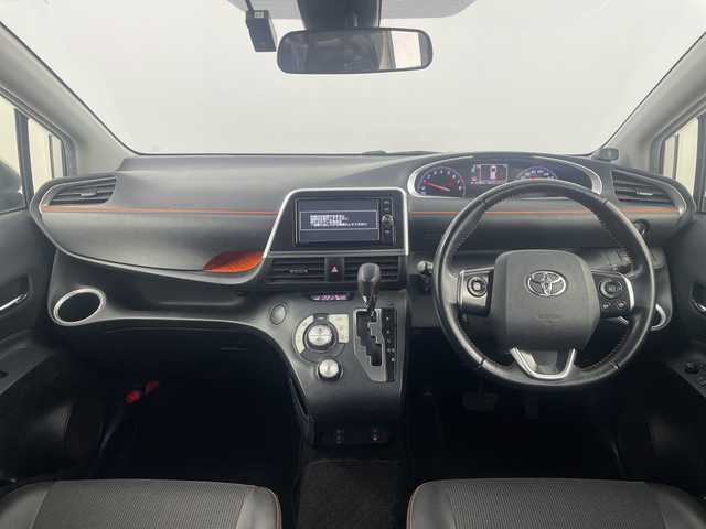 トヨタ シエンタ G クエロ 埼玉県 2018(平30)年 4.2万km ホワイトパールクリスタルシャイン 純正後席モニター/純正ナビ/　(Bluetooth/CD/DVD/FM/AM)/フルセグテレビ/バックカメラ/ビルトインETC/前方ドライブレコーダー/運転席・助手席シートヒーター/両側パワースライドドア/ハーフレザーシート/衝突被害軽減ブレーキ/車線逸脱警報/クリアランスソナー/オートハイビーム/オートLEDライト/純正フロアマット/純正15インチアルミホイール