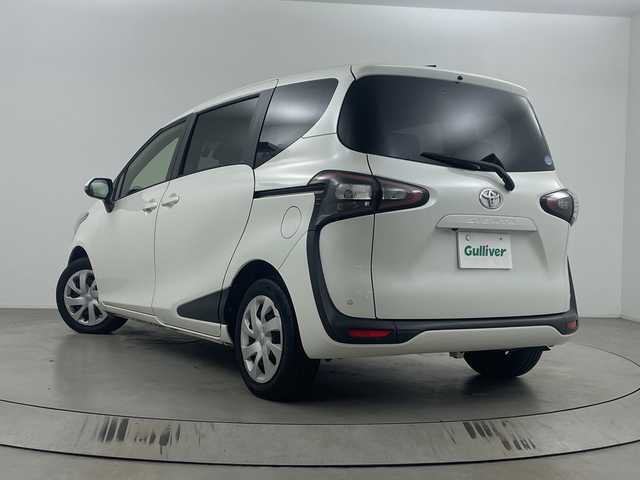 トヨタ シエンタ G クエロ 埼玉県 2018(平30)年 4.2万km ホワイトパールクリスタルシャイン 純正後席モニター/純正ナビ/　(Bluetooth/CD/DVD/FM/AM)/フルセグテレビ/バックカメラ/ビルトインETC/前方ドライブレコーダー/運転席・助手席シートヒーター/両側パワースライドドア/ハーフレザーシート/衝突被害軽減ブレーキ/車線逸脱警報/クリアランスソナー/オートハイビーム/オートLEDライト/純正フロアマット/純正15インチアルミホイール