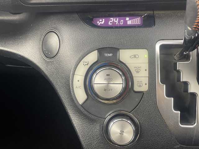 トヨタ シエンタ G クエロ 埼玉県 2018(平30)年 4.2万km ホワイトパールクリスタルシャイン 純正後席モニター/純正ナビ/　(Bluetooth/CD/DVD/FM/AM)/フルセグテレビ/バックカメラ/ビルトインETC/前方ドライブレコーダー/運転席・助手席シートヒーター/両側パワースライドドア/ハーフレザーシート/衝突被害軽減ブレーキ/車線逸脱警報/クリアランスソナー/オートハイビーム/オートLEDライト/純正フロアマット/純正15インチアルミホイール