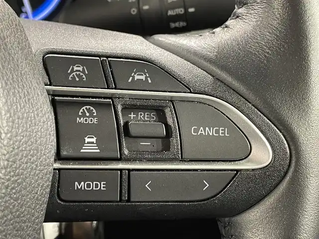 トヨタ ノア ハイブリッド S－Z 愛知県 2022(令4)年 5.6万km ホワイトパールクリスタルシャイン 純正１０．５インチディスプレイ/両側パワースライドドア/レーダークルーズコントロール/プリクラッシュセーフティ/レーンディパーチャーアラート/クリアランスソナー/ハーフレザーシート/シートヒーター/バックカメラ/前後ドライブレコーダー/ビルトインＥＴＣ2.0/AC100V 1500Wコンセント/HDMI入力端子/アクセサリーソケット/ISOFIX/純正17インチアルミホイール