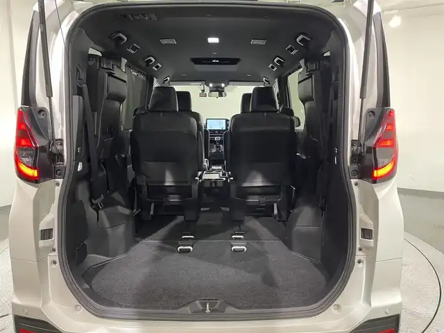 トヨタ ノア ハイブリッド S－Z 愛知県 2022(令4)年 5.6万km ホワイトパールクリスタルシャイン 純正１０．５インチディスプレイ/両側パワースライドドア/レーダークルーズコントロール/プリクラッシュセーフティ/レーンディパーチャーアラート/クリアランスソナー/ハーフレザーシート/シートヒーター/バックカメラ/前後ドライブレコーダー/ビルトインＥＴＣ2.0/AC100V 1500Wコンセント/HDMI入力端子/アクセサリーソケット/ISOFIX/純正17インチアルミホイール