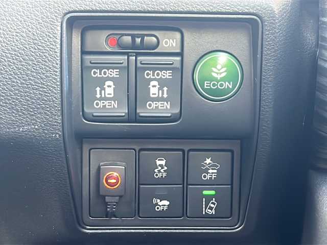 ホンダ オデッセイ ハイブリッド アブソルートセンシングEXパック 京都府 2016(平28)年 7.6万km ホワイトオーキッドパール 純正インターナビ/フルセグ/Bluetooth/ホンダセンシング　/フリップダウンモニター　/全方位カメラ　/両側電動スライドドア　/レーダークルーズ/ブラインドスポットモニター　/禁煙車　/ＥＴＣ　/ドライブレコーダー　/純正アルミ