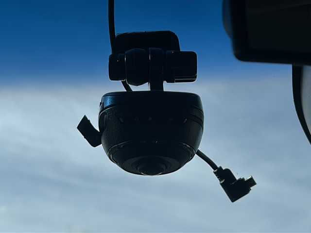 ホンダ オデッセイ ハイブリッド アブソルートセンシングEXパック 京都府 2016(平28)年 7.6万km ホワイトオーキッドパール 純正インターナビ/フルセグ/Bluetooth/ホンダセンシング　/フリップダウンモニター　/全方位カメラ　/両側電動スライドドア　/レーダークルーズ/ブラインドスポットモニター　/禁煙車　/ＥＴＣ　/ドライブレコーダー　/純正アルミ