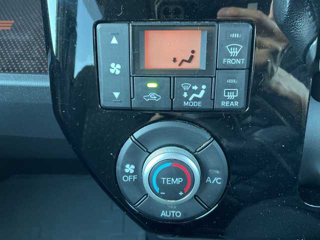 ダイハツ ウェイク 富山県 2017(平29)年 6.6万km ミストブルーマイカメタリック 社外ＳＤナビゲーション　/型番：CN-RE03WD/【CD/DVD/SD/BT/フルセグＴＶ】　/バックカメラ/両側パワースライドドア/ＥＴＣ/社外ドライブレコーダー　/ＬＥＤヘッドライト/ステアリングリモコン/リアサンシェイド/スマートキー　/純正フロアゴムマット