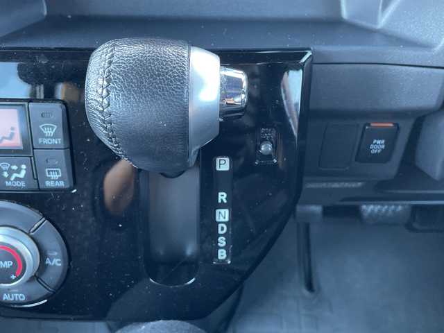 ダイハツ ウェイク 富山県 2017(平29)年 6.6万km ミストブルーマイカメタリック 社外ＳＤナビゲーション　/型番：CN-RE03WD/【CD/DVD/SD/BT/フルセグＴＶ】　/バックカメラ/両側パワースライドドア/ＥＴＣ/社外ドライブレコーダー　/ＬＥＤヘッドライト/ステアリングリモコン/リアサンシェイド/スマートキー　/純正フロアゴムマット