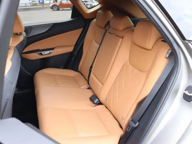 レクサス ＮＸ 350h バージョンL 宮城県 2023(令5)年 3.4万km ソニックチタニウム パノラマスライディングルーフ/ヘッドアップディスプレイ/純正ディーラーナビ/アラウンドビューモニター/フルセグTV/ブラインドスポットモニター/デジタルインナーミラー/パドルシフト/クライアンスソナー/レザーシート/全席シートヒーター/前席パワーシート/純正アルミタイヤ20インチ/パーキングアシスト/追従型クルーズコントロール/電動リアゲート/コーナーセンサー/レーンアシスト/横滑り防止装置/衝突被害軽減システム/オートマチックハイビーム/プッシュスタート