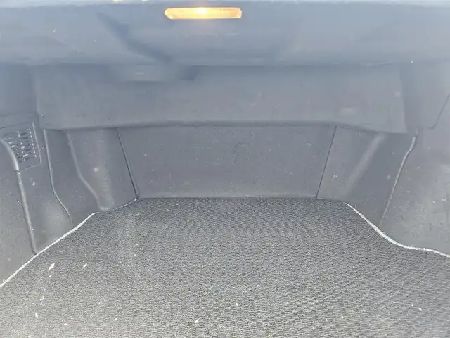 トヨタ クラウン ハイブリッド RS リミテッドⅡ 福岡県 2022(令4)年 8.3万km プレシャスホワイトパール セーフティパッケージプラス/純正12.3型ナビ/フルセグTV/パノラミックビューモニター/ビルトインETC2.0/ドライブレコーダー/レーダークルーズコントロール/セーフティセンス/・衝突被害軽減ブレーキ/・車線逸脱防止支援システム/・アダプティブハイビーム/・ドライバー異常時対応システム/カラーヘッドアップディスプレイ/ブラインドスポットモニター/リアクロストラフィックオートブレーキ/3眼LEDヘッドランプ/革巻きステアリング/ブラック革シート/前席パワーシート/前席シートヒーター/ベンチレーション/純正18インチアルミホイール/スマートキー/プッシュエンジンスタート