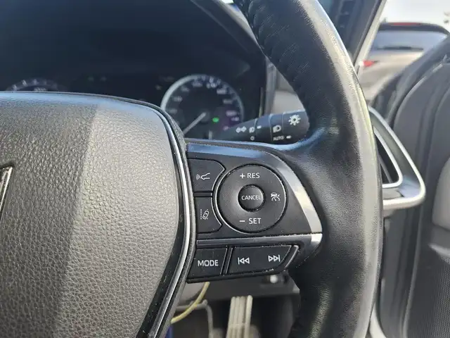 トヨタ クラウン ハイブリッド RS リミテッドⅡ 福岡県 2022(令4)年 8.3万km プレシャスホワイトパール セーフティパッケージプラス/純正12.3型ナビ/フルセグTV/パノラミックビューモニター/ビルトインETC2.0/ドライブレコーダー/レーダークルーズコントロール/セーフティセンス/・衝突被害軽減ブレーキ/・車線逸脱防止支援システム/・アダプティブハイビーム/・ドライバー異常時対応システム/カラーヘッドアップディスプレイ/ブラインドスポットモニター/リアクロストラフィックオートブレーキ/3眼LEDヘッドランプ/革巻きステアリング/ブラック革シート/前席パワーシート/前席シートヒーター/ベンチレーション/純正18インチアルミホイール/スマートキー/プッシュエンジンスタート