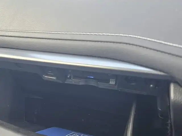 トヨタ クラウン ハイブリッド RS リミテッドⅡ 福岡県 2022(令4)年 8.3万km プレシャスホワイトパール セーフティパッケージプラス/純正12.3型ナビ/フルセグTV/パノラミックビューモニター/ビルトインETC2.0/ドライブレコーダー/レーダークルーズコントロール/セーフティセンス/・衝突被害軽減ブレーキ/・車線逸脱防止支援システム/・アダプティブハイビーム/・ドライバー異常時対応システム/カラーヘッドアップディスプレイ/ブラインドスポットモニター/リアクロストラフィックオートブレーキ/3眼LEDヘッドランプ/革巻きステアリング/ブラック革シート/前席パワーシート/前席シートヒーター/ベンチレーション/純正18インチアルミホイール/スマートキー/プッシュエンジンスタート