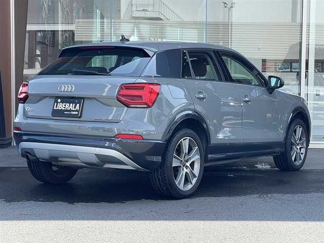 アウディ Ｑ２ 30TFSIスポーツ 鹿児島県 2020(令2)年 2.4万km クワンタムグレー 特別カラー/限定車/バーチャルコックピット/アシスタンスパッケージ/純正MMIナビ/８スピーカー/オフロードスタイル18インチ純正AW/電動リアゲート/ACC/LKA/AppleCarplay/LEDヘッドライト/オートハイビーム/保証書/スペアキー/取扱説明書/フルセグＴＶ