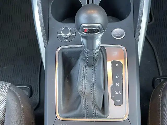 アウディ Ｑ２ 30TFSIスポーツ 鹿児島県 2020(令2)年 2.4万km クワンタムグレー 特別カラー/限定車/バーチャルコックピット/アシスタンスパッケージ/純正MMIナビ/８スピーカー/オフロードスタイル18インチ純正AW/電動リアゲート/ACC/LKA/AppleCarplay/LEDヘッドライト/オートハイビーム/保証書/スペアキー/取扱説明書/フルセグＴＶ
