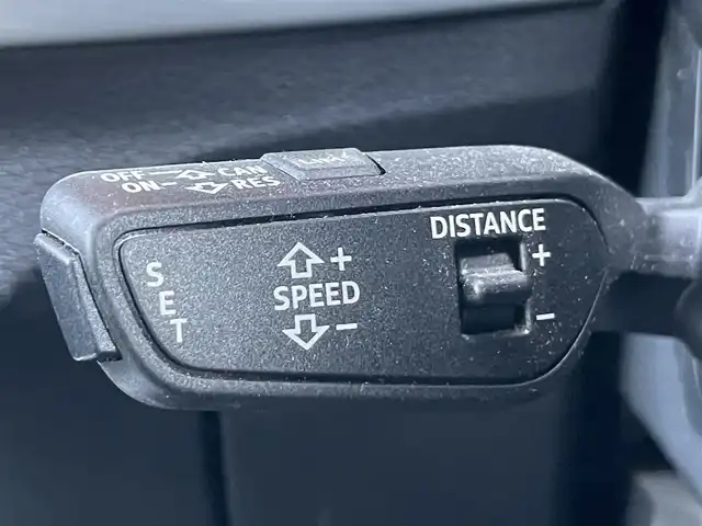 アウディ Ｑ２ 30TFSIスポーツ 鹿児島県 2020(令2)年 2.4万km クワンタムグレー 特別カラー/限定車/バーチャルコックピット/アシスタンスパッケージ/純正MMIナビ/８スピーカー/オフロードスタイル18インチ純正AW/電動リアゲート/ACC/LKA/AppleCarplay/LEDヘッドライト/オートハイビーム/保証書/スペアキー/取扱説明書/フルセグＴＶ