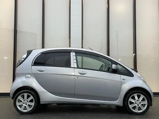 三菱 ｉ ＭｉＥＶ G 大阪府 2012(平24)年 4.8万km クールシルバーメタリック