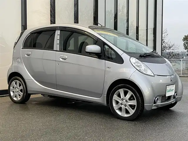 三菱 ｉ ＭｉＥＶ G 大阪府 2012(平24)年 4.8万km クールシルバーメタリック