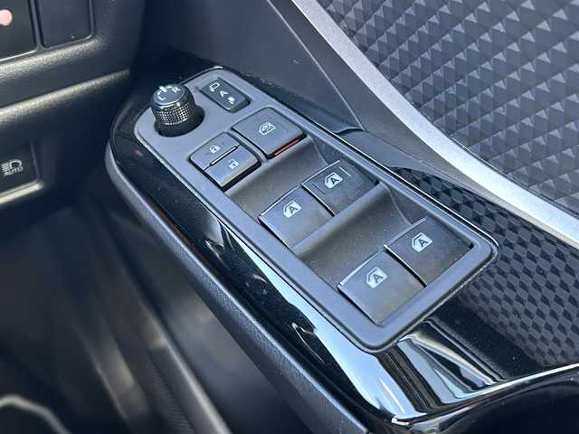 トヨタ Ｃ－ＨＲ G モード ネロ 福島県 2019(令1)年 5.7万km ブラック/センシュアルレッドマイカ 2トーン 純正ナビゲーション/型番：NSZT-W68T/【CD/DVD/SD/BT/TV】/バックカメラ/ビルトインETC/純正エンジンスターター/前席シートヒーター/ステアリングリモコン/アダプティブクルーズコントロール/レーンキープアシスト/アイドリングストップ/LEDオートライト/LEDフォグランプ/社外アルミ＋スタッドレスセット車載/215/60R17/純正フロアマット/ドアバイザー