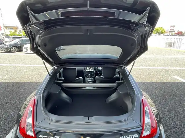 日産 フェアレディ Ｚ バージョンNISMO 千葉県 2012(平24)年 10.1万km ダイヤモンドブラック 純正ナビ/(フルセグTV/BT/CD/DVD/FM/AM)/バックカメラ/NISMOマフラー/ビルシュタイン車高調/ハーフレザーシート/横滑り防止装置/ETC/オートライト/純正19インチAW/プッシュスタート/スマートキー/フロアマット/ドアバイザー/スペアキー/取扱説明書/保証書