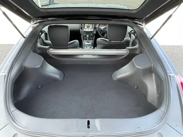 日産 フェアレディ Ｚ バージョンNISMO 千葉県 2012(平24)年 10.1万km ダイヤモンドブラック 純正ナビ/(フルセグTV/BT/CD/DVD/FM/AM)/バックカメラ/NISMOマフラー/ビルシュタイン車高調/ハーフレザーシート/横滑り防止装置/ETC/オートライト/純正19インチAW/プッシュスタート/スマートキー/フロアマット/ドアバイザー/スペアキー/取扱説明書/保証書
