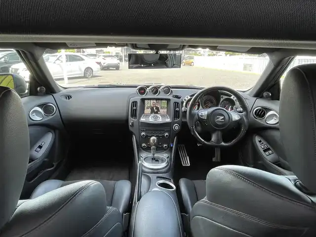 日産 フェアレディ Ｚ バージョンNISMO 千葉県 2012(平24)年 10.1万km ダイヤモンドブラック 純正ナビ/(フルセグTV/BT/CD/DVD/FM/AM)/バックカメラ/NISMOマフラー/ビルシュタイン車高調/ハーフレザーシート/横滑り防止装置/ETC/オートライト/純正19インチAW/プッシュスタート/スマートキー/フロアマット/ドアバイザー/スペアキー/取扱説明書/保証書