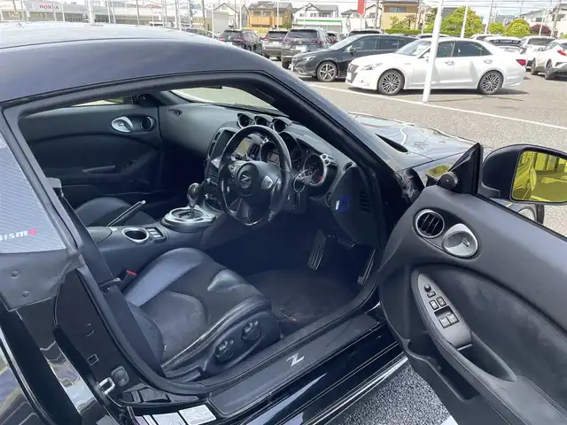 日産 フェアレディ Ｚ バージョンNISMO 千葉県 2012(平24)年 10.1万km ダイヤモンドブラック 純正ナビ/(フルセグTV/BT/CD/DVD/FM/AM)/バックカメラ/NISMOマフラー/ビルシュタイン車高調/ハーフレザーシート/横滑り防止装置/ETC/オートライト/純正19インチAW/プッシュスタート/スマートキー/フロアマット/ドアバイザー/スペアキー/取扱説明書/保証書